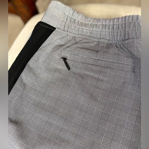 Athleta Brooklyn Plaid Ankle Pants, size 6